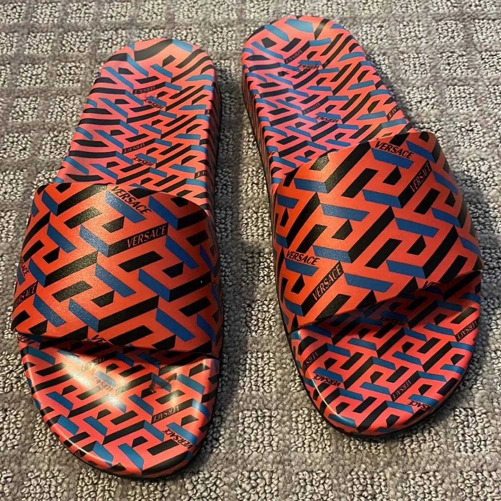 Versace Pool Slides - Picture 2 of 7